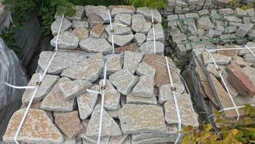 Плитняк гранитный галтованный купить в Калуге