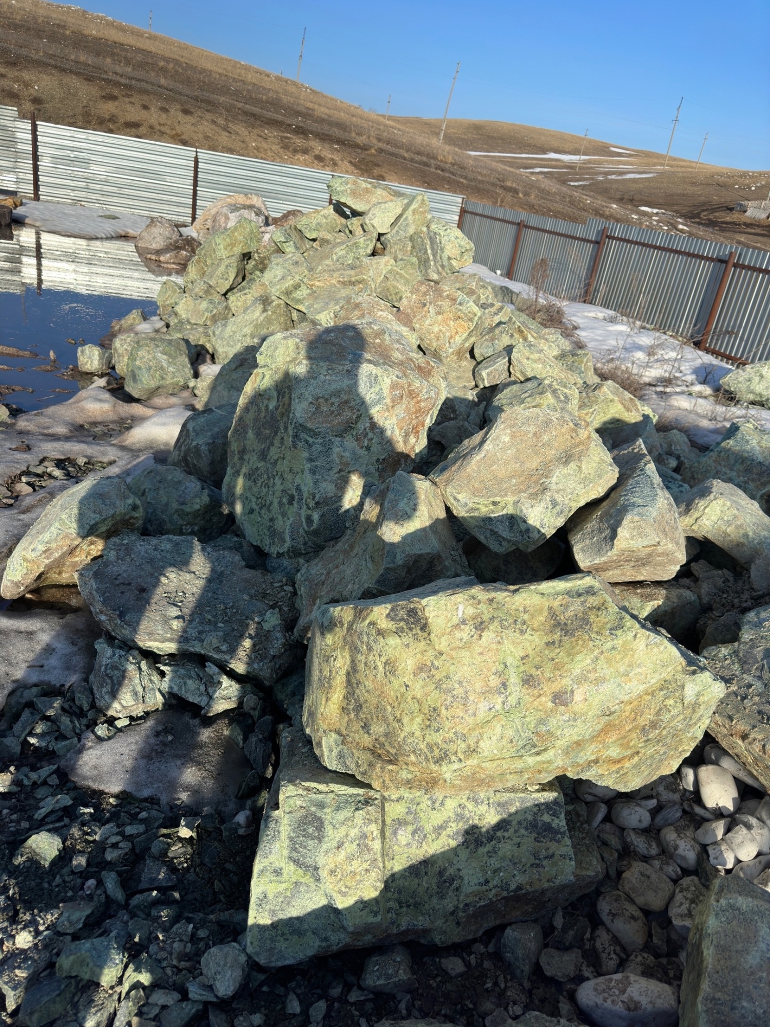 Камни для ландшафтного дизайна зелёные 10-60 килограмм купить в Калуге