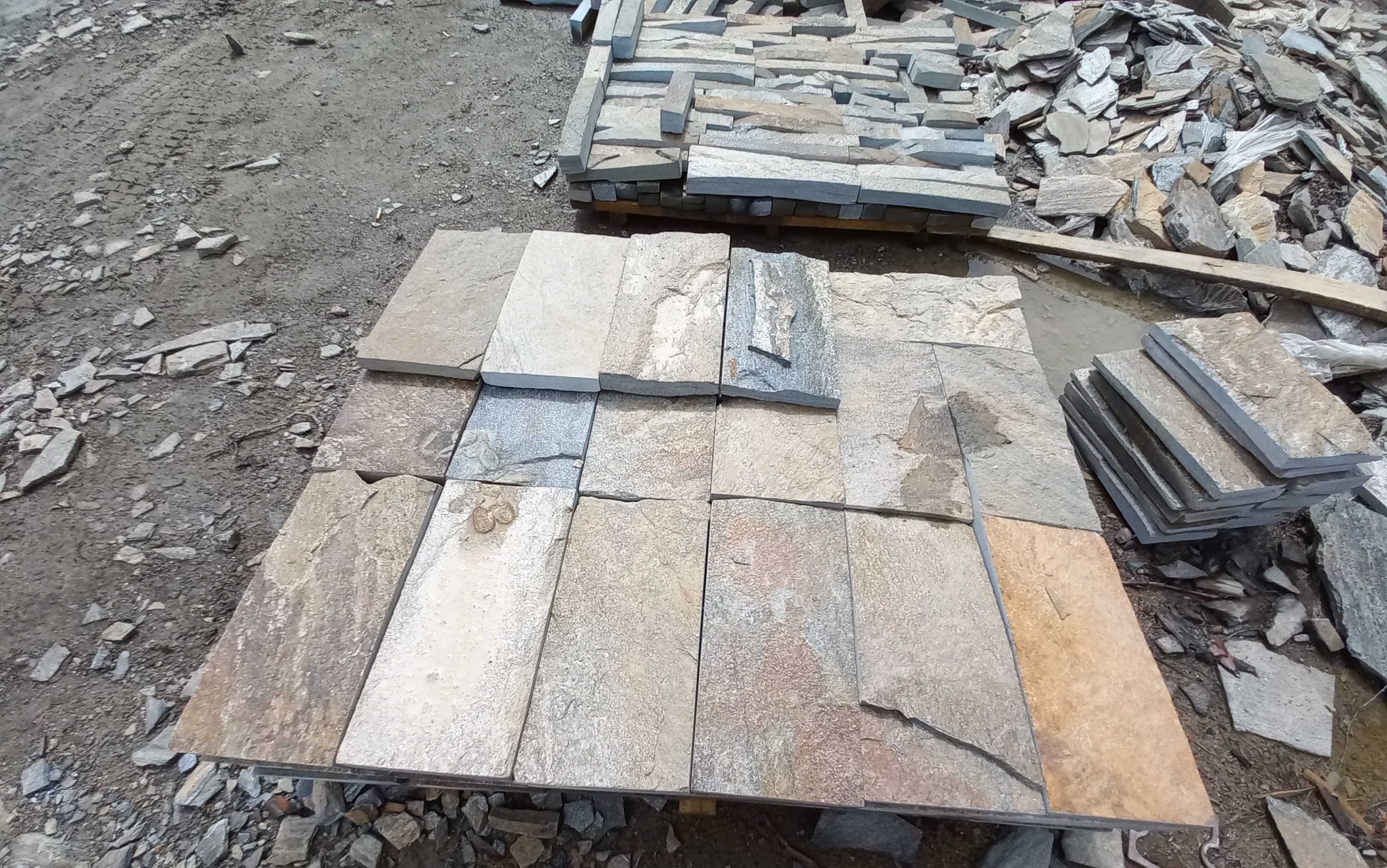 Плитка пилёная златолит Уральский для фасада купить в Калуге