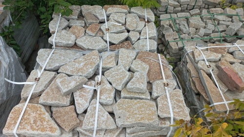 Плитняк гранитный галтованный купить в Калуге