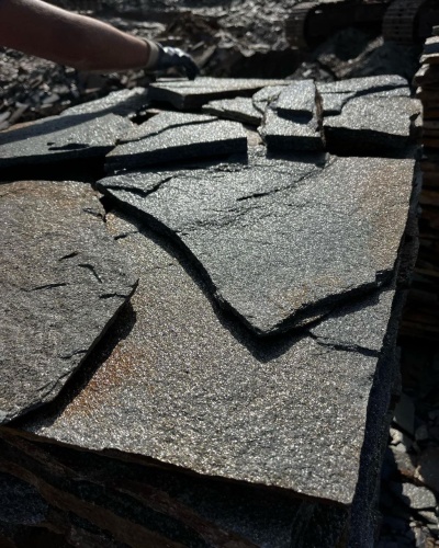 Плитняк златолит серебристый для фасада купить в Калуге