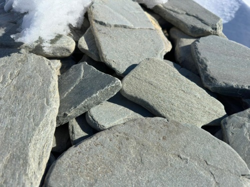 Плитняк златолит зелёный галтованный для цоколя купить в Калуге