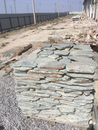 Златолит серебристый галтованный для лестниц купить в Калуге